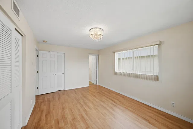 Unit 4090 photo 15