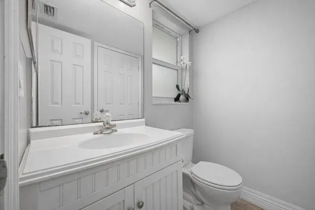 Unit 4090 photo 17
