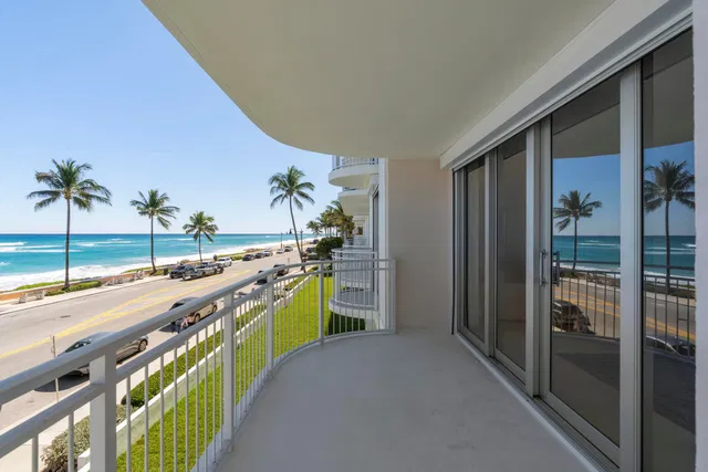 Winthrop House Condos Unit 310 photo 4
