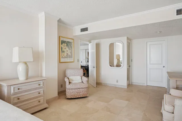 Winthrop House Condos Unit 310 photo 11