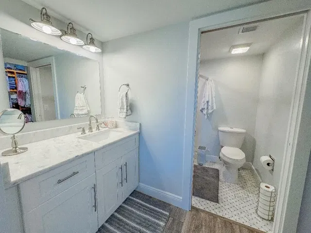 Unit 101 photo 14