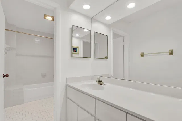 Singer Island Unit 205 photo 16