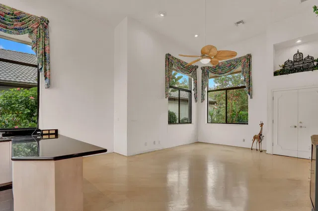 Frenchman's Creek Residence photo 16