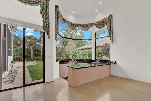 Frenchman's Creek Residence photo 17