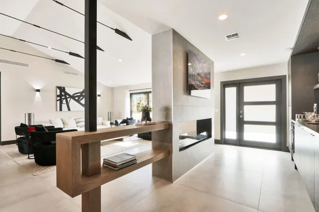 Residence photo 15