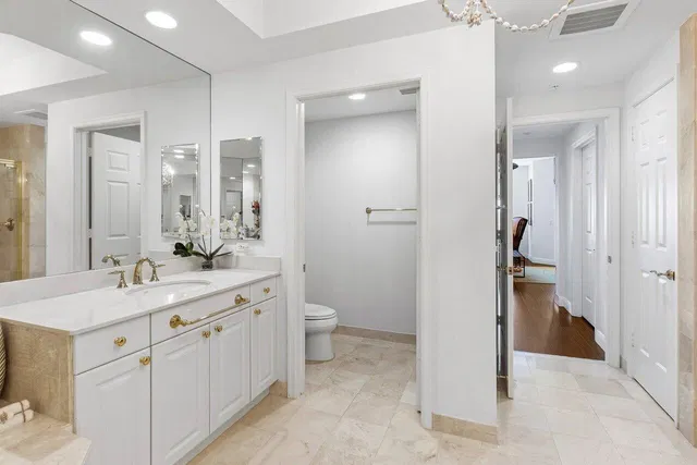 Unit 202 photo 16