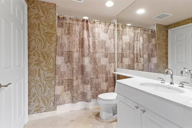Unit 202 photo 18