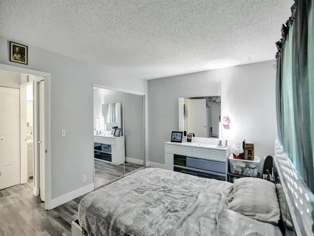 Unit 138 photo 21