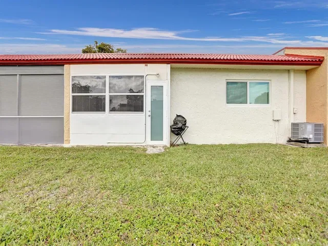 Unit 138 photo 26