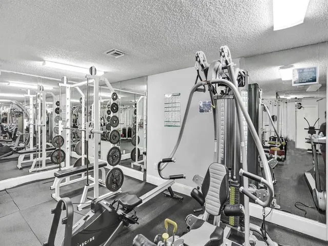 Unit 138 photo 34