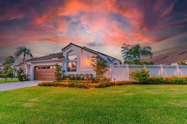 Eastpointe Country Club Residence photo 2
