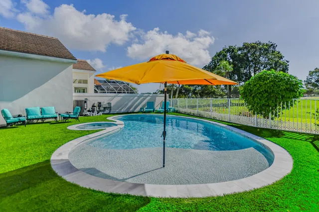 Eastpointe Country Club Residence photo 6