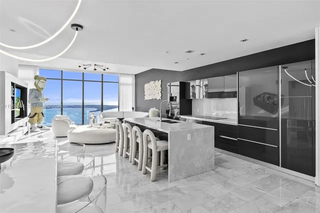 Echo Brickell 4401