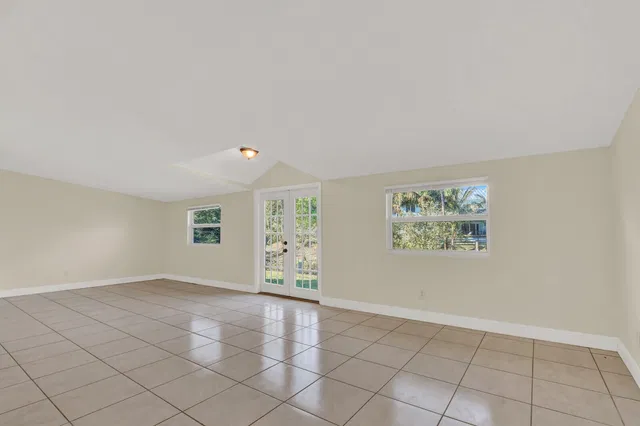 Residence photo 9
