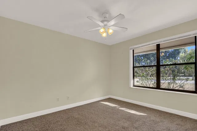 Residence photo 25