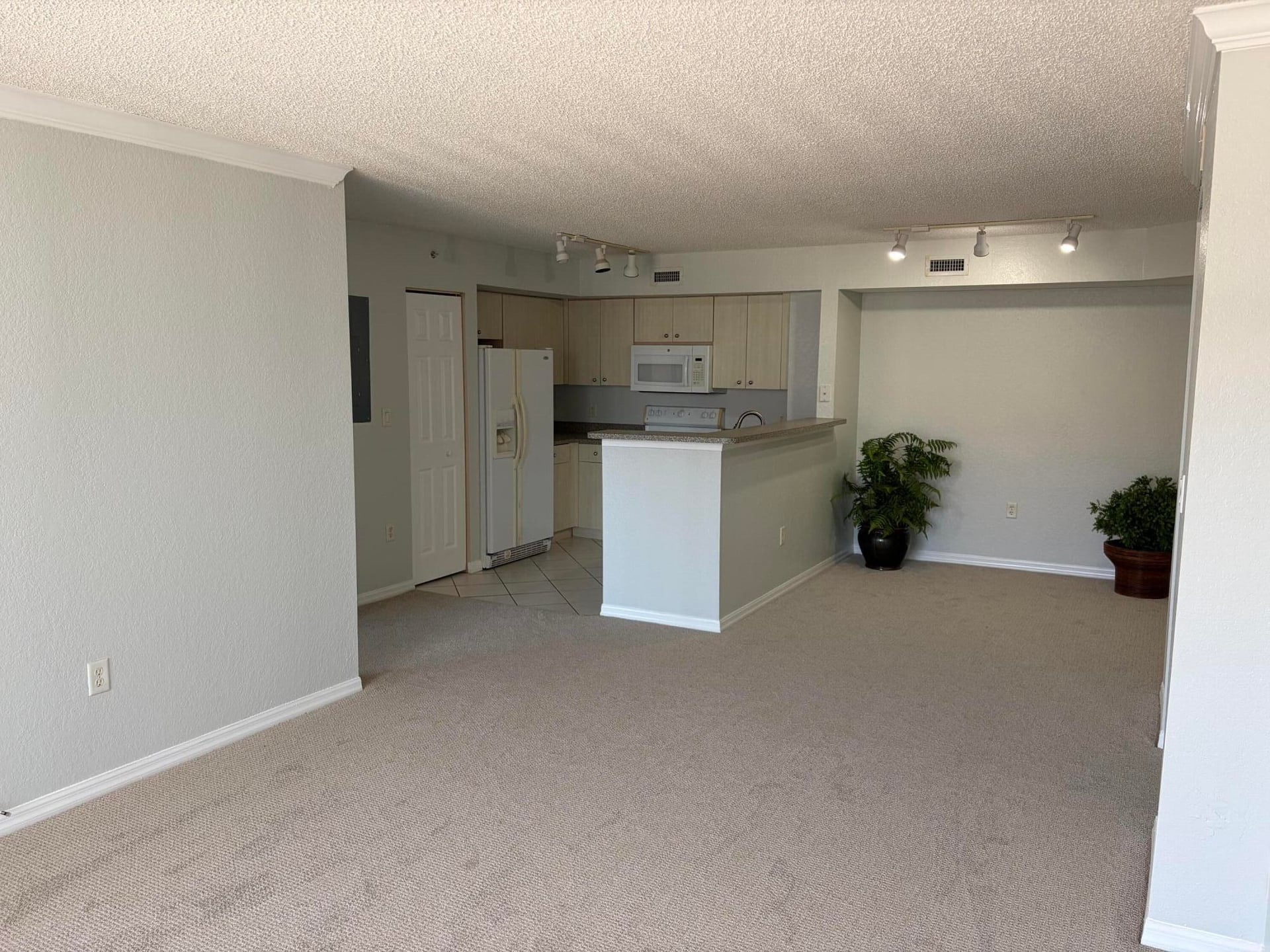 Flagler Pointe Unit 830 photo 3