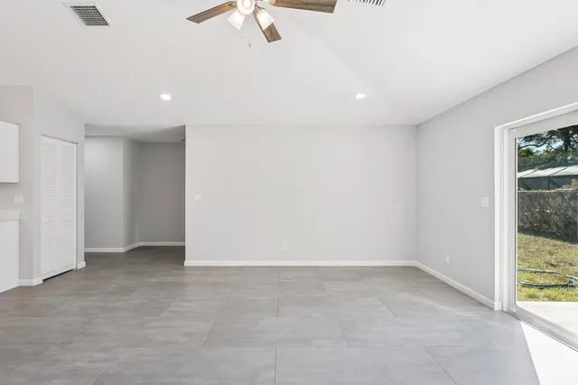  Residence photo 10