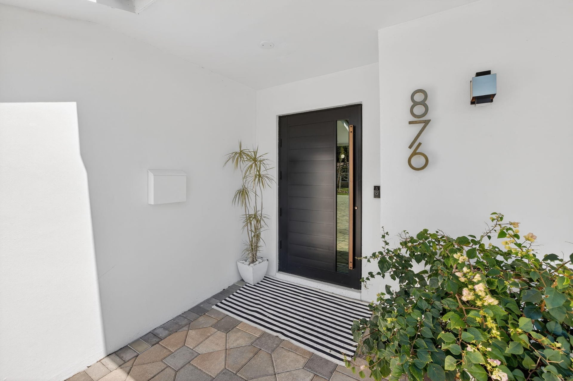 Residence photo 2