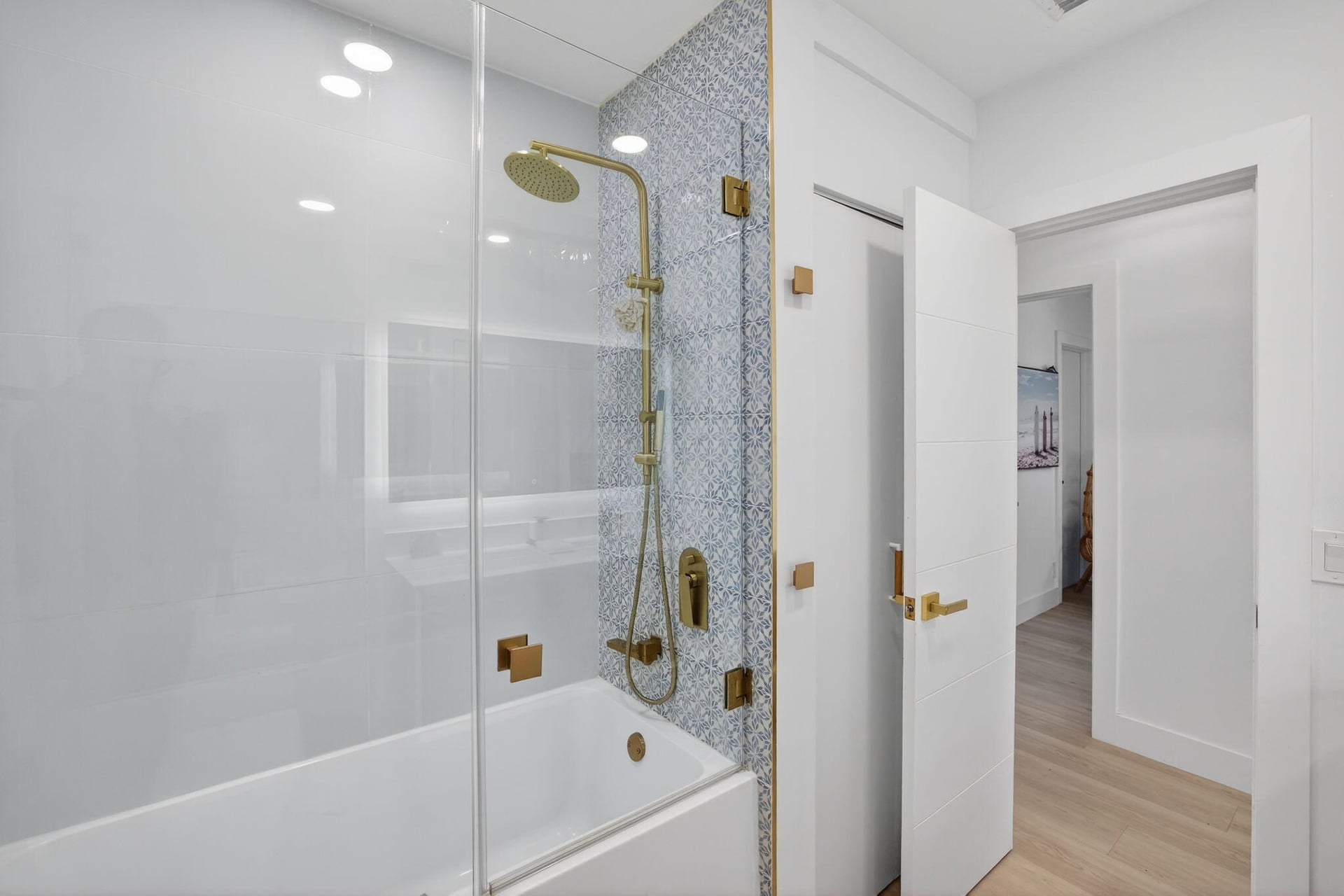 Residence photo 52