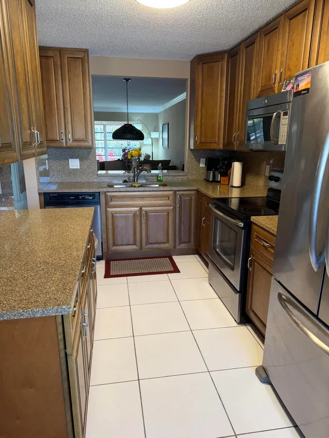 Residence photo 3