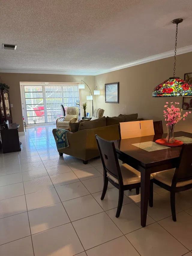 Residence photo 6