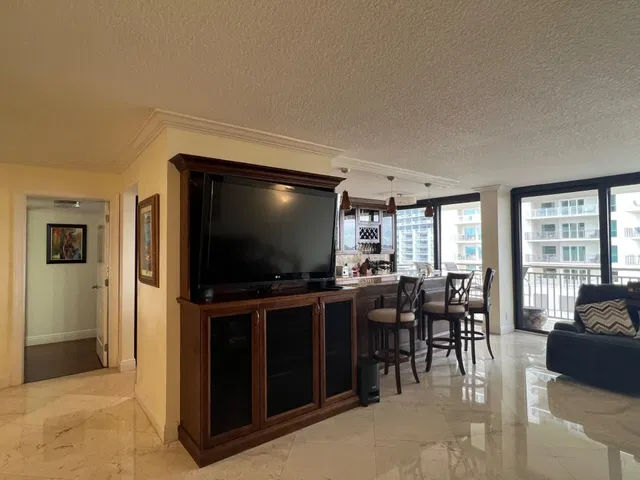 Singer Island Unit 906 photo 4