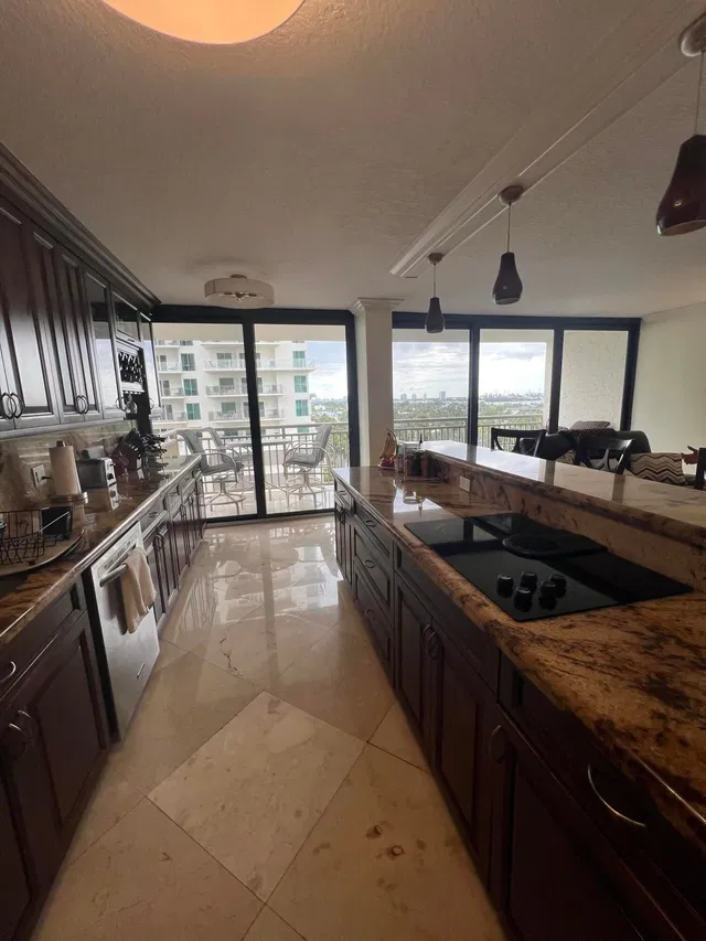 Singer Island Unit 906 photo 12