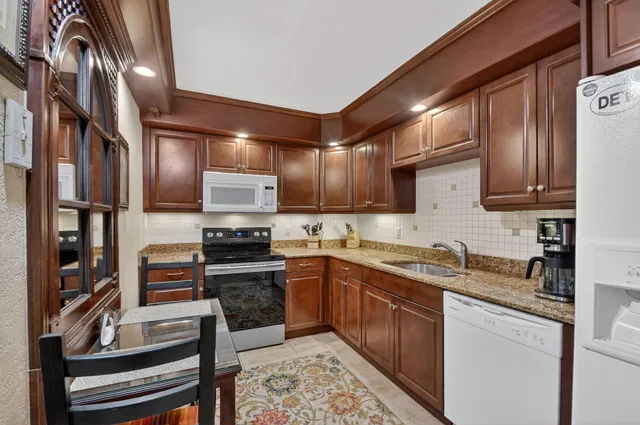 The Patrician of Palm Beach Unit 520 photo 5