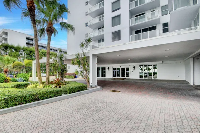The Patrician of Palm Beach Unit 520 photo 15