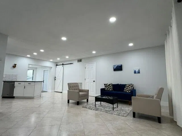 Residence photo 10