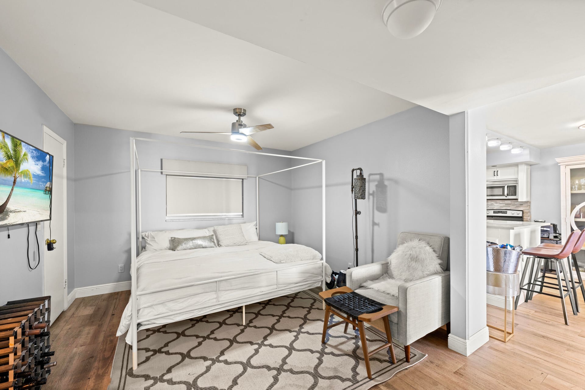 Unit 402 photo 15