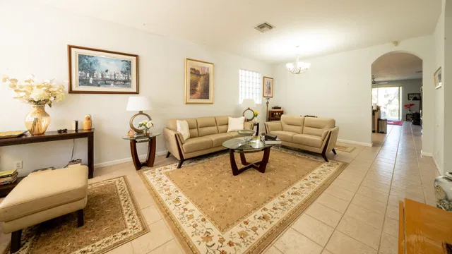 Residence photo 12