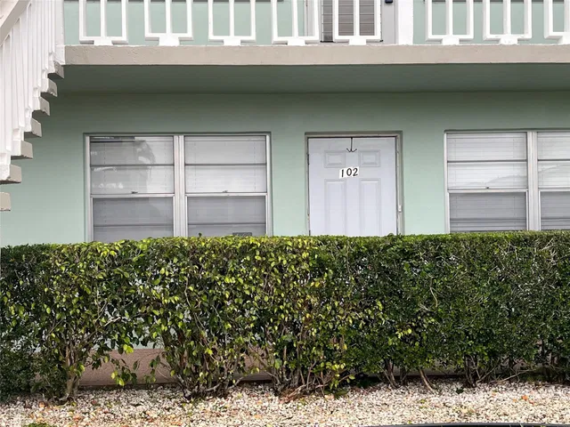 Unit 102 photo 2
