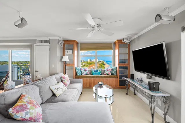Unit 1008 photo 12
