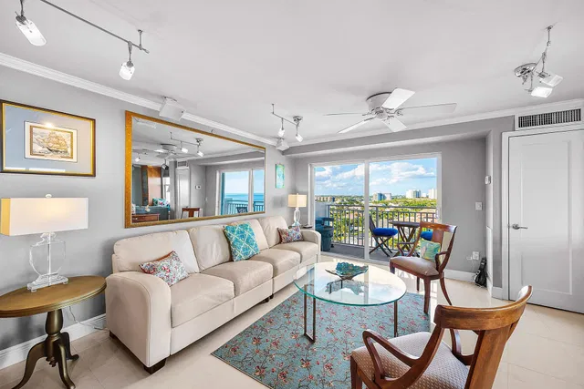 Unit 1008 photo 13
