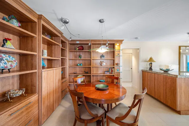 Unit 1008 photo 23