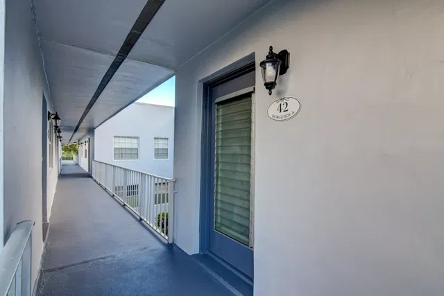 Residence photo 2