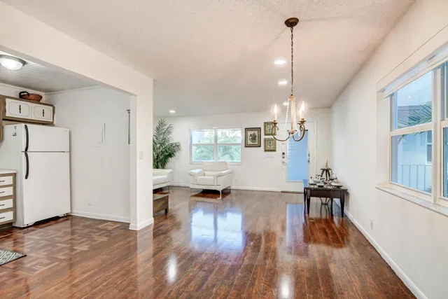 Residence photo 6
