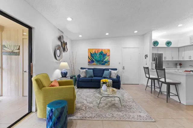 Unit 203 photo 2