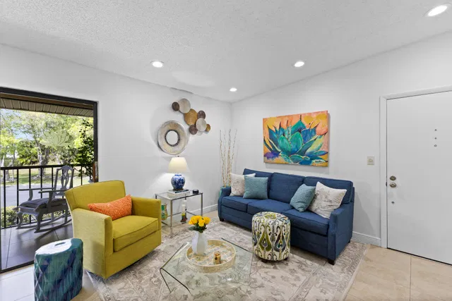 Unit 203 photo 6