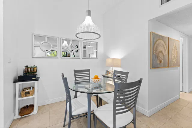 Unit 203 photo 7