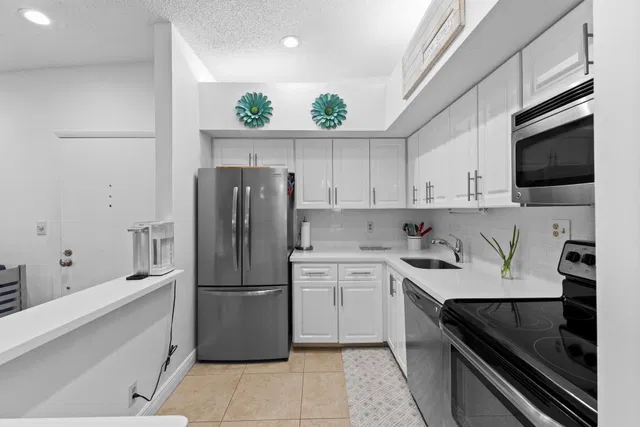 Unit 203 photo 9