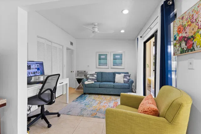 Unit 203 photo 11
