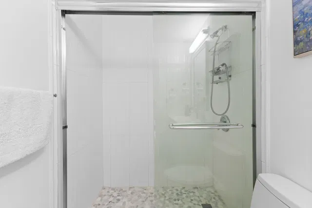 Unit 203 photo 17
