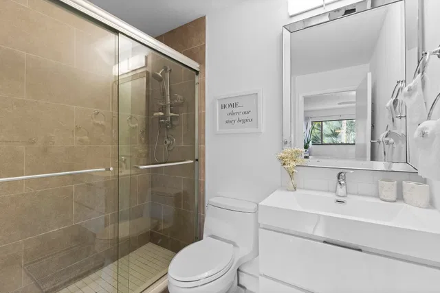 Unit 203 photo 18