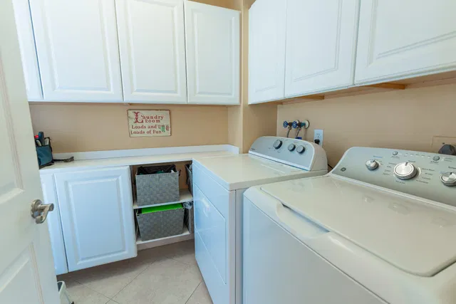 Unit 201 photo 18
