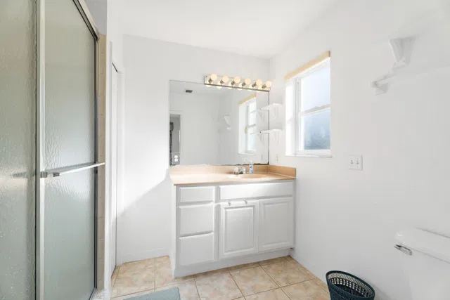 Unit Lane photo 56
