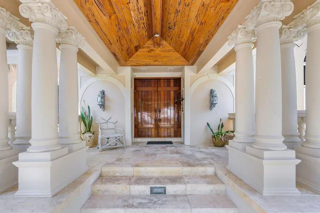 Residence photo 3