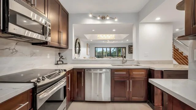 Unit 5150 photo 11