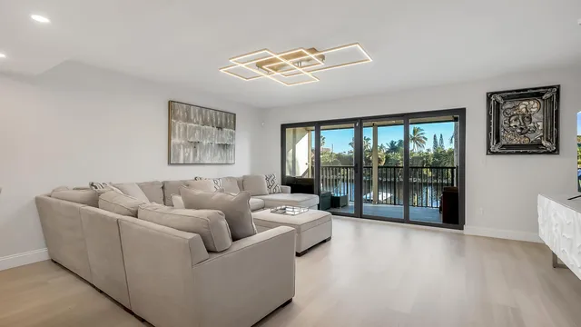 Unit 5150 photo 12